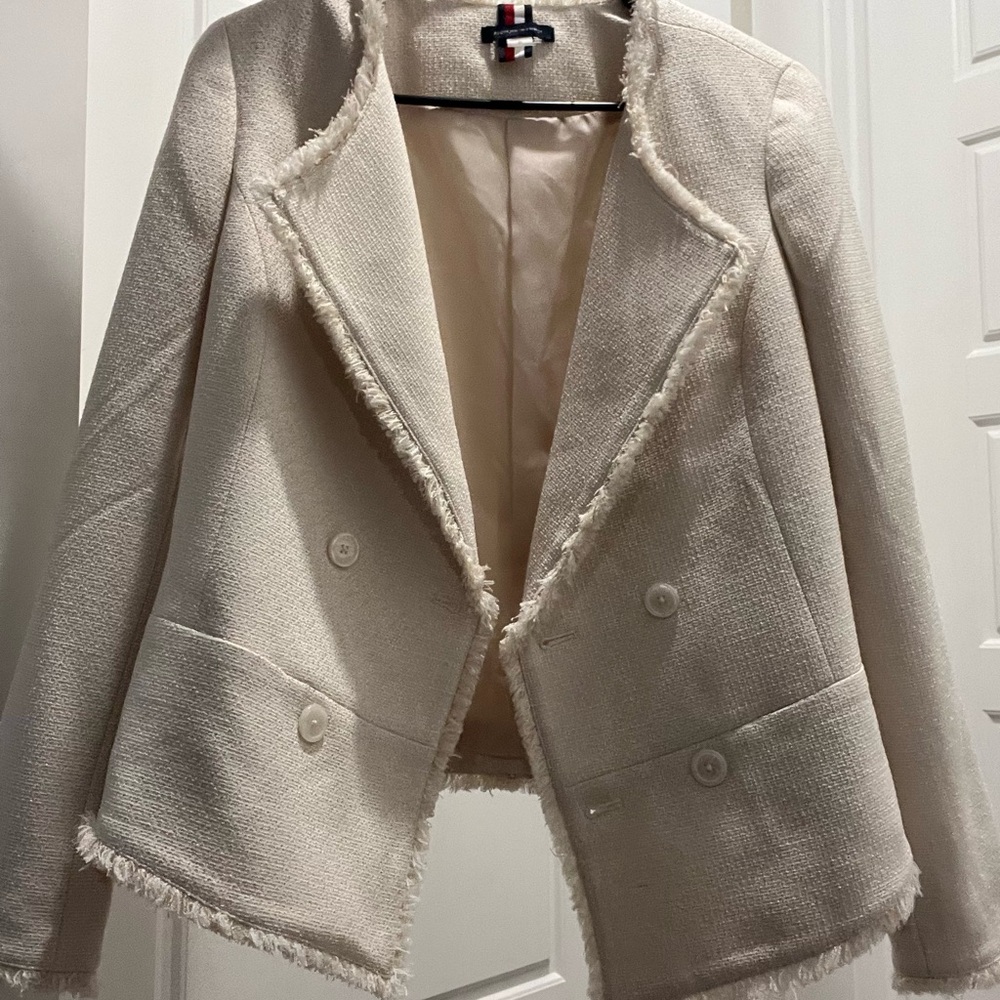 Tommy Hilfiger Cream Blazer with Classic Tailoring